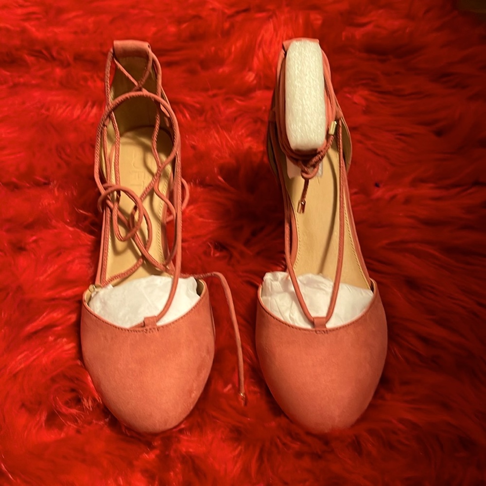 Strappy heel shaded rose shoe